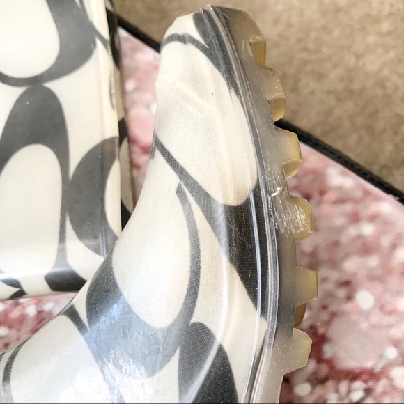 COACH CLASSIC SIGNATURE RAIN BOOTS - Picture 8 of 10
